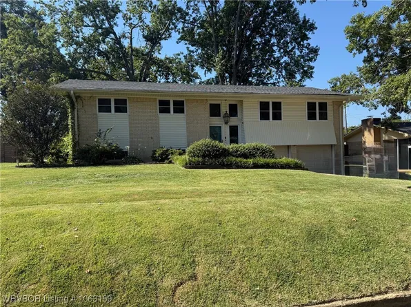 706 E Lucy Ave, Sallisaw, OK 74955