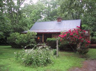 40 Plum Point Rd, Saunderstown, RI 02874