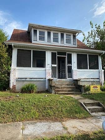 1st image of 1040 Morehead Ave SE