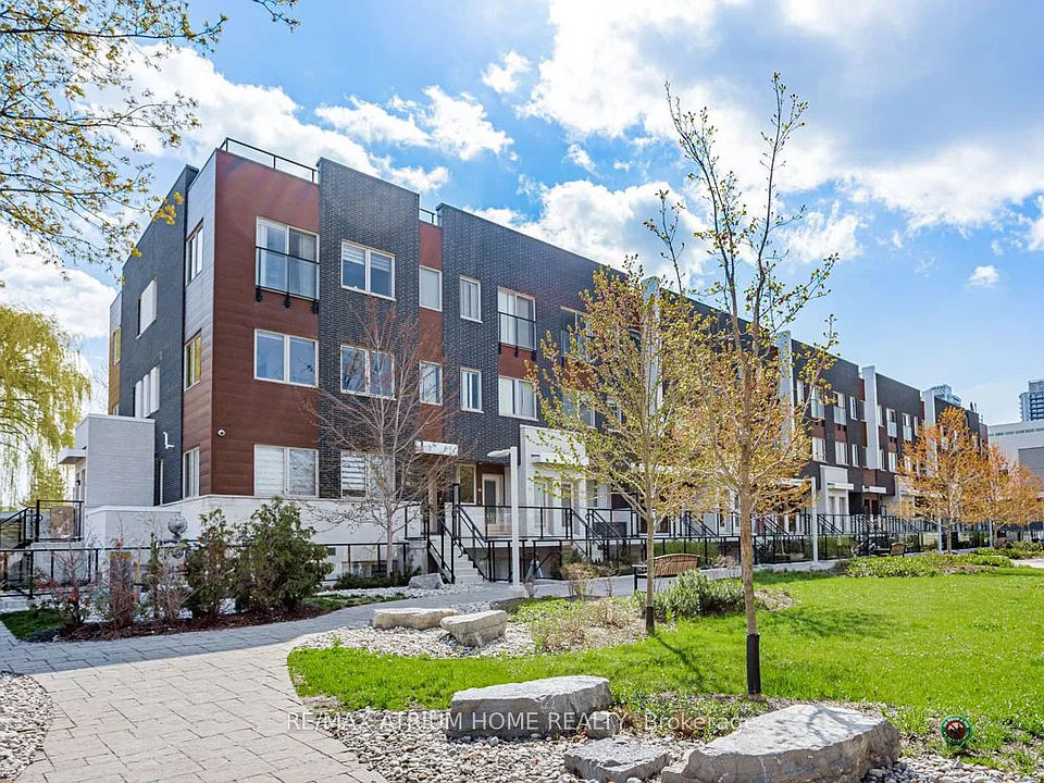780 Sheppard Ave E #18