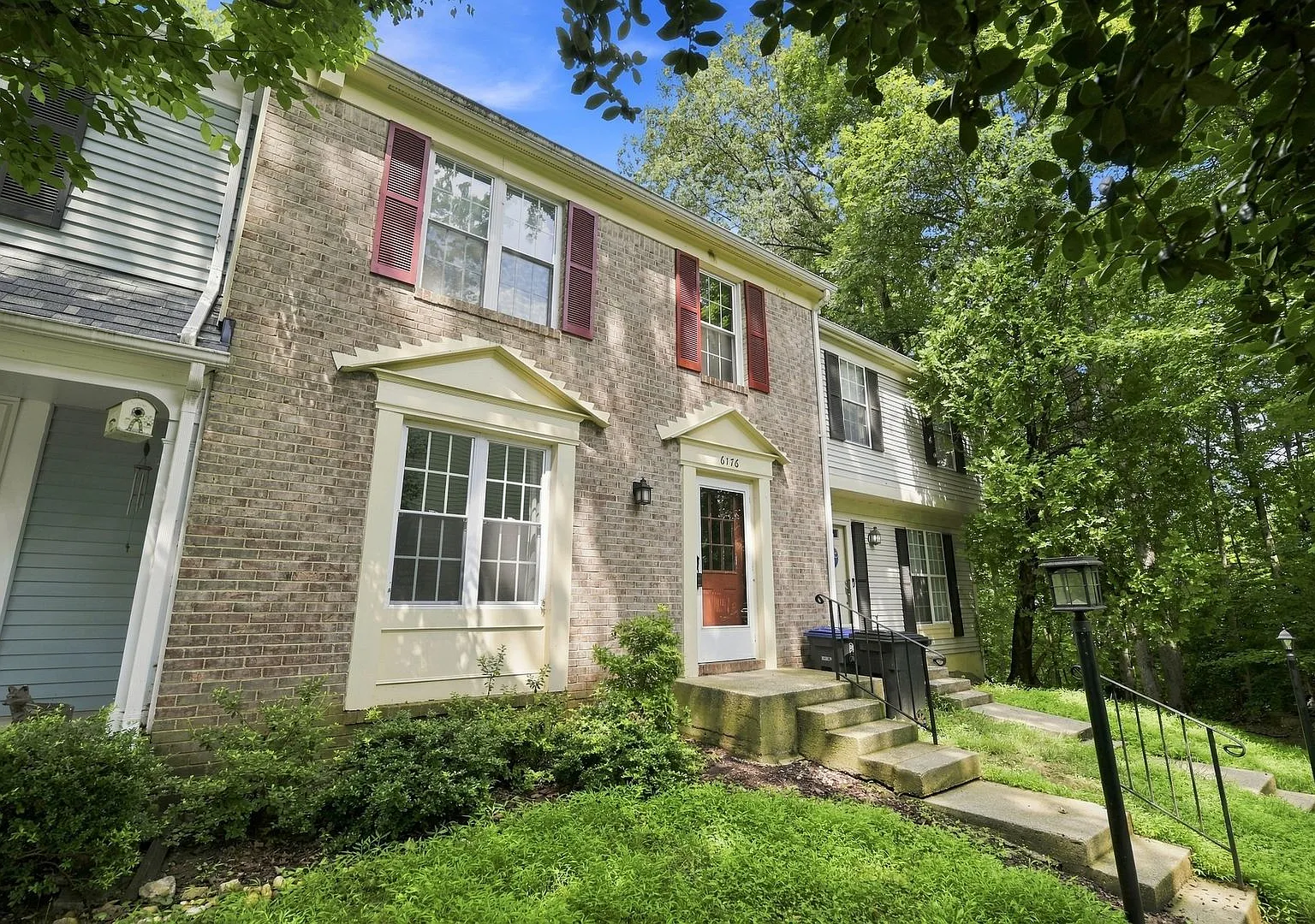 4br Burke Centre Townhome | 3 Finished Levels | Rent As Low As $3,400 With Long-Term Lease — Photo 3