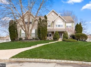 8 Hibiscus Ct, Lumberton, NJ 08048