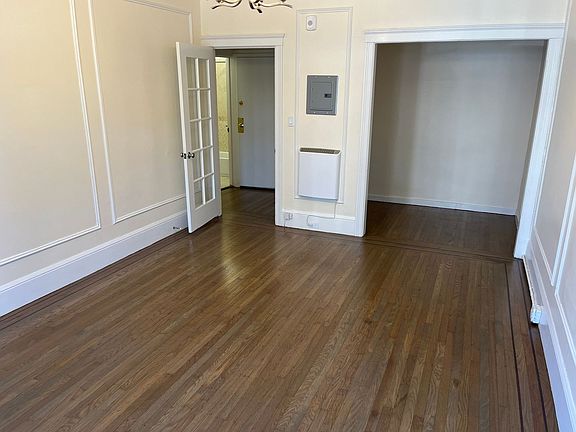 2nd image of 359 Fillmore St #1