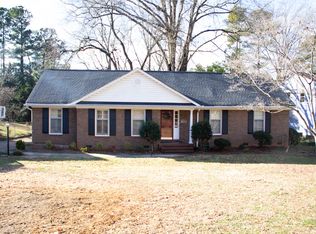 1220 Red Oak Ln, Winston Salem, NC 27106