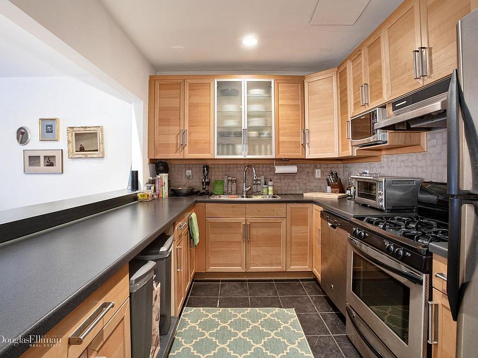 1st image of 32 Orchard St #3
