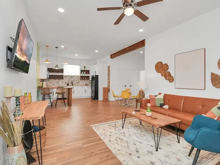 2825 Ball St #2 — Photo 3