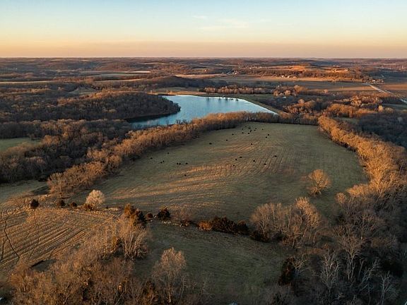 5th image of 23076 Springdale Rd