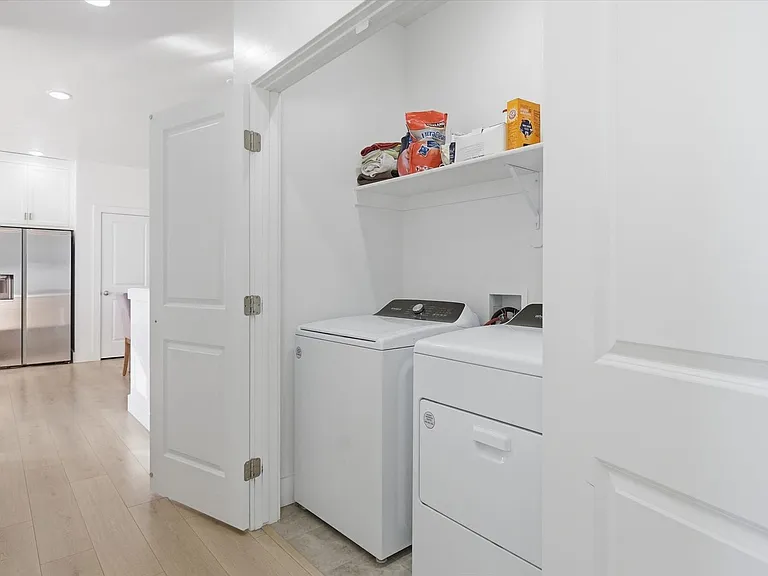740 W 500 N — Photo 14