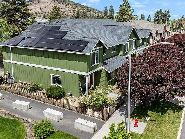 62041 NE Nates Pl — Photo 18