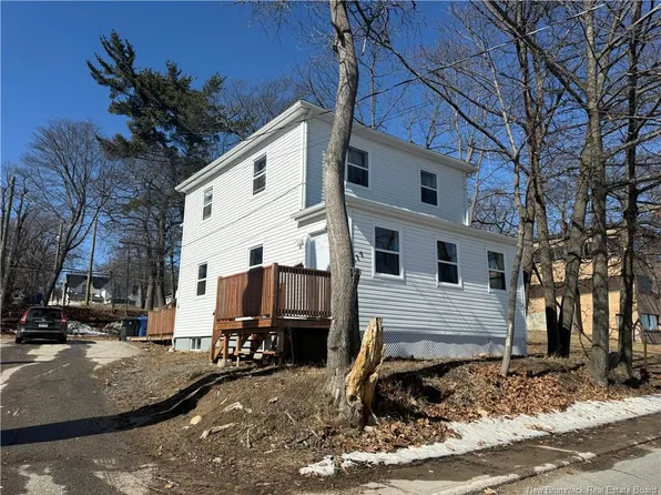 217 Mary St #215, Miramichi, NB E1V 1Z3