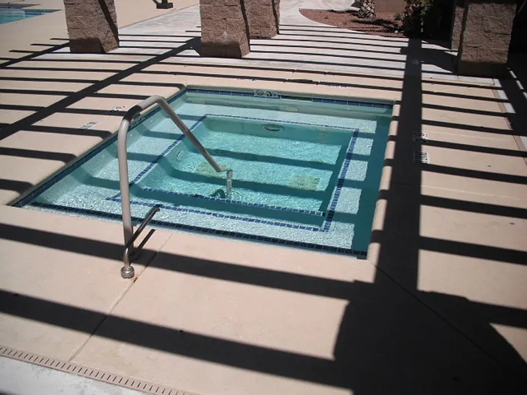 2409 Cortina Mnr — Photo 34