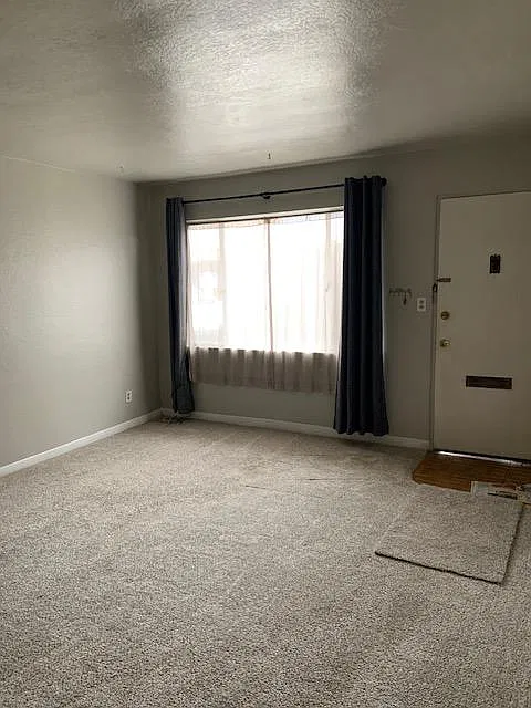 1744 Center St NE — Photo 1