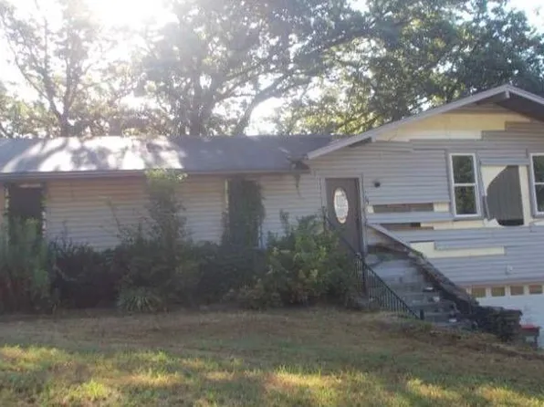 1108 N 21st St, Van Buren, AR 72956