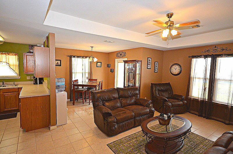 1st image of 1515 Main Dr