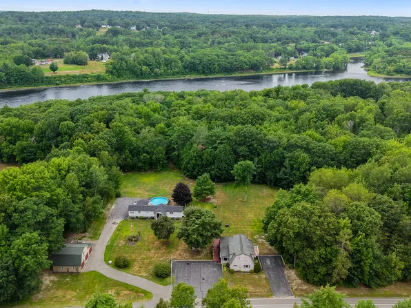 975 Main Street, Bradley, ME 04411
