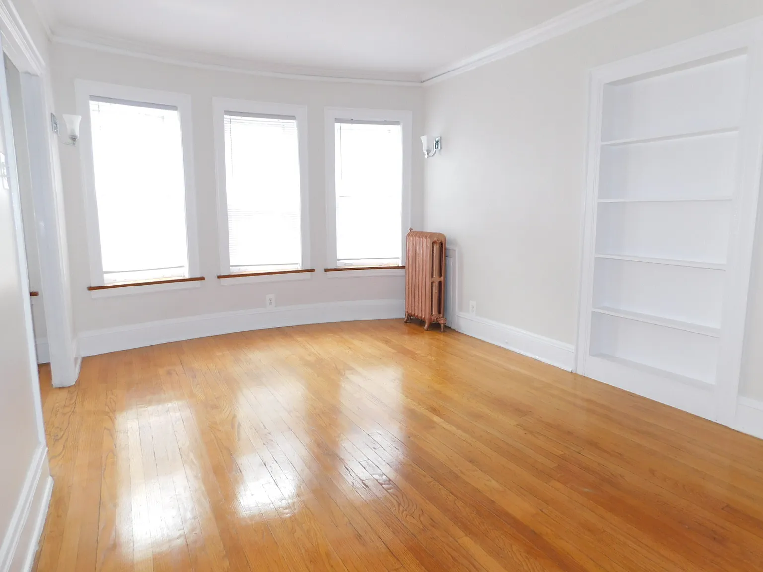 Studio, 425 sqft, $1,325 — Photo 2