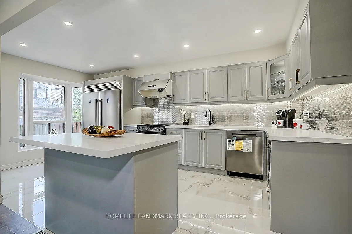 5 bed, $3,300 — Photo 1