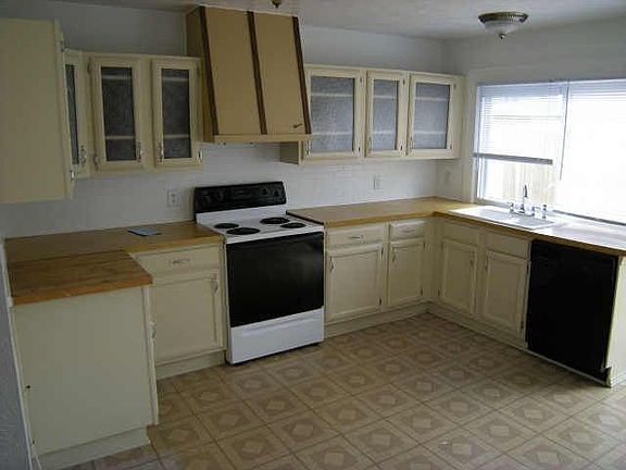4th image of 5073 Thompson Dr