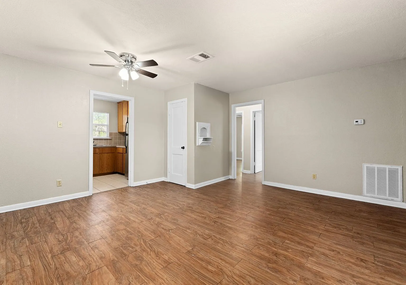 2005 Elkins Ave. — Photo 2