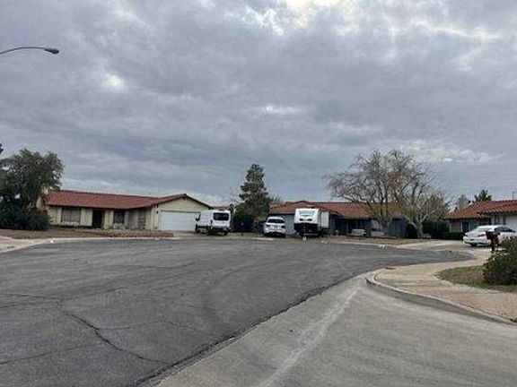 Exterior Neighborhood (street photo)