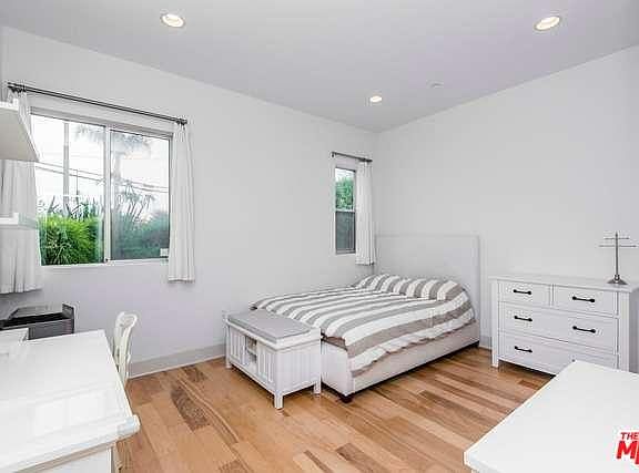 4th image of 4211 Redwood Ave Unit 103