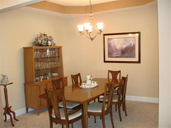 5th image of 40 Crista Ann Ct