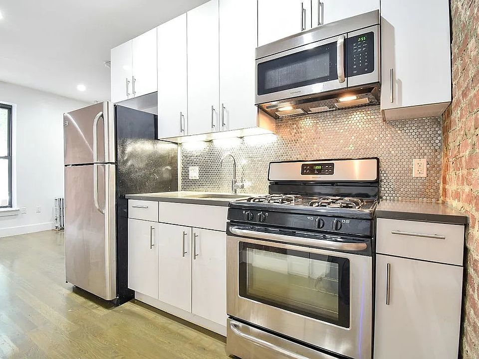 1st image of 125 Sterling St #31