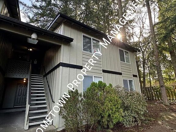 3rd image of 1216 E St SE APT D-4