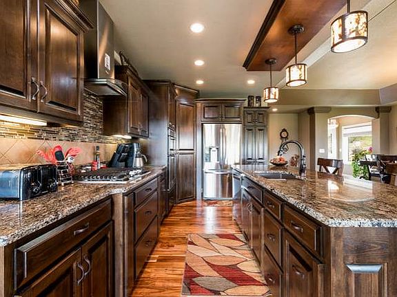 5th image of 3309 Valley Dr