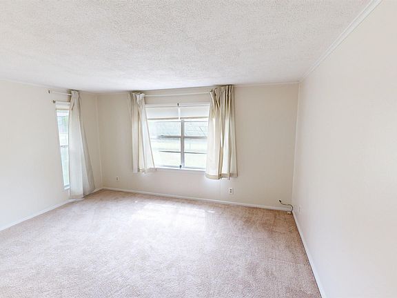 3rd image of 15310 Scenic View Dr