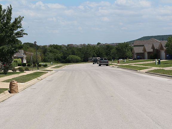 5th image of 2907 Curtis Dr