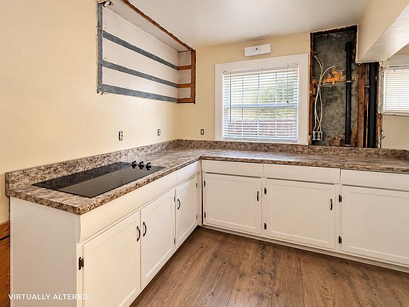 5th image of 232 Portola Ave