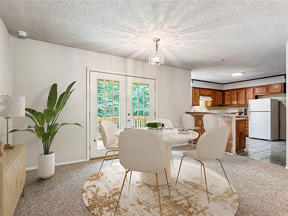 3rd image of 2 Belvoir Cir