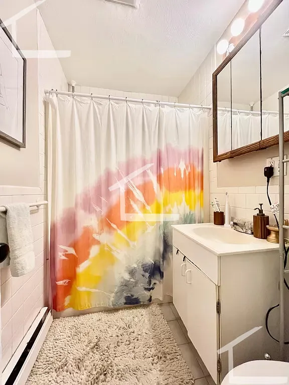3 bed, 1.0 bath, $2,800 — Photo 3