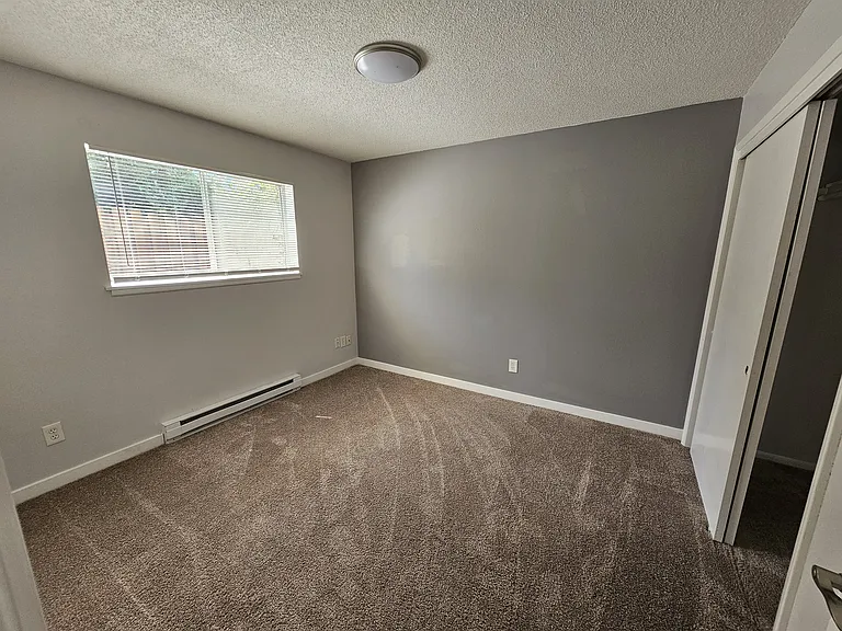102 S 38th St #6 — Photo 7