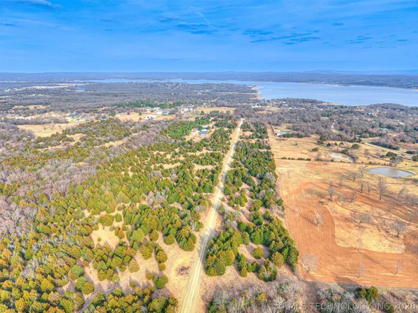 17 Emberlyn Ln, Eufaula, OK 74432