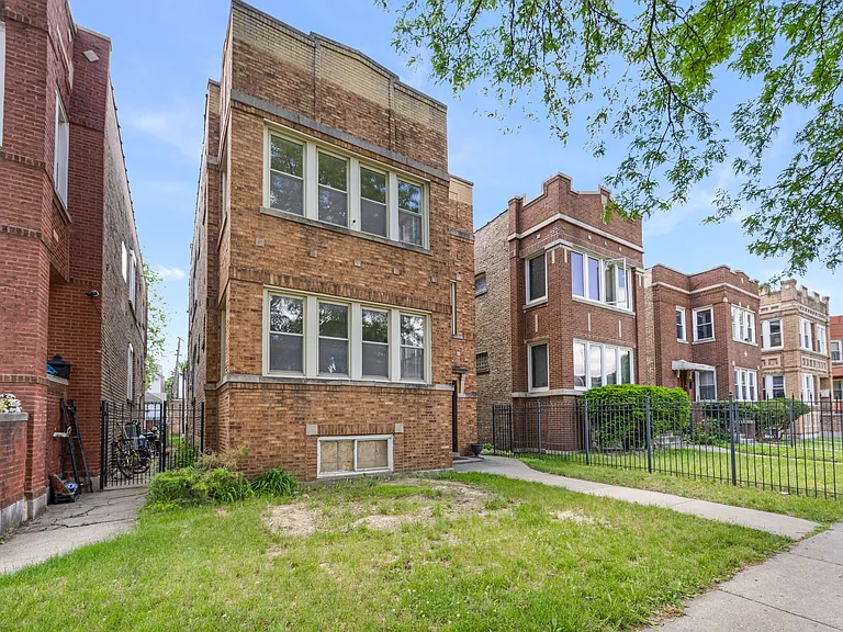 4819 W Barry Ave #1G — Photo 4