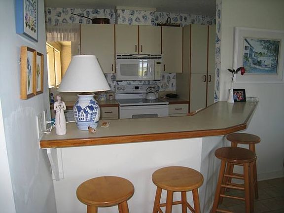 Kitchen counte