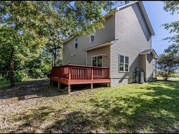 245 Chadwick Acres Rd, Sneads Ferry, NC 28460