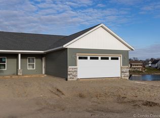 6624 Shoreside Ct SE, Grand Rapids, MI 49548