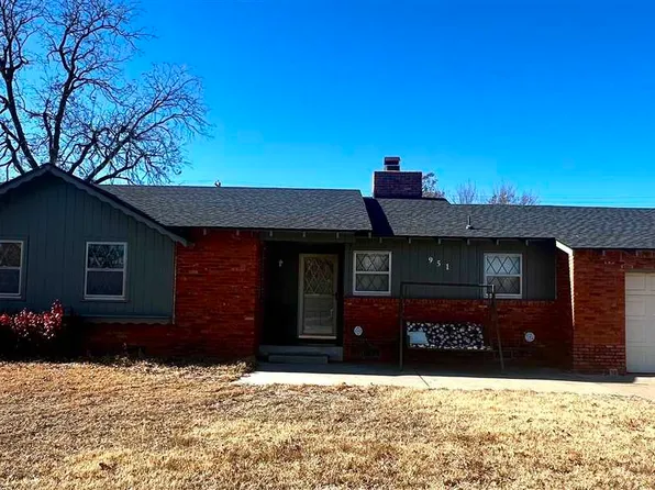 951 N 7th St, Blackwell, OK 74631
