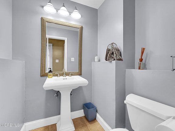 3rd image of 208 Alpine Trail