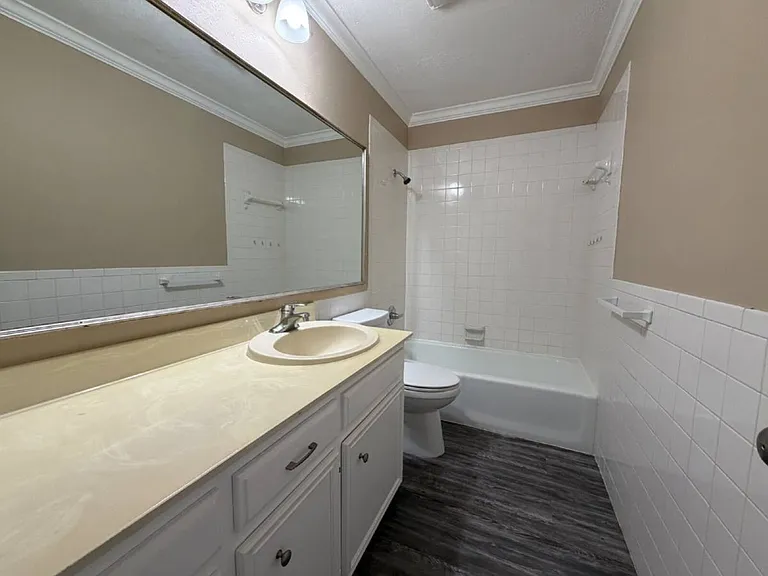 7008 Utica Ave #B — Photo 7
