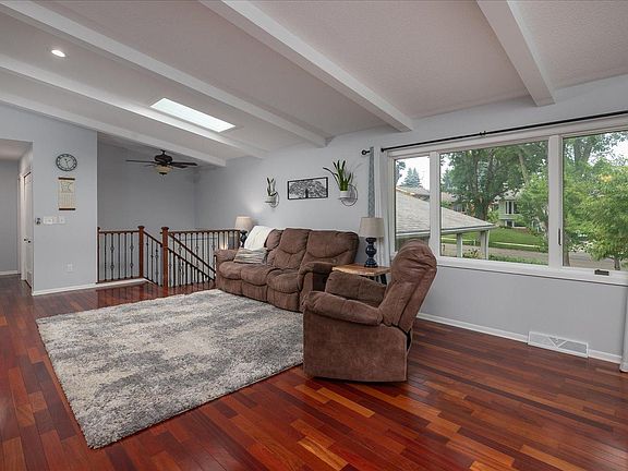 5th image of 2524 25th St NW