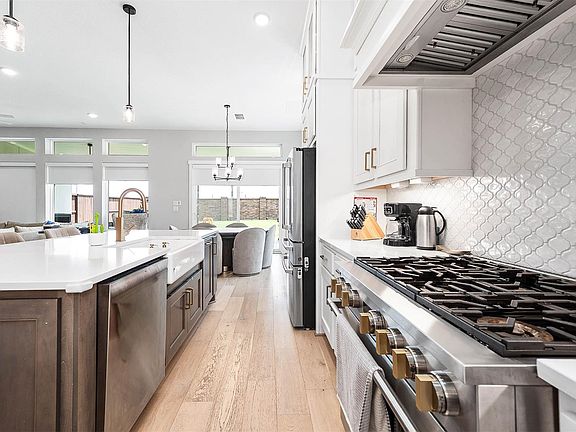 4th image of 3102 Somerset Levens Ln