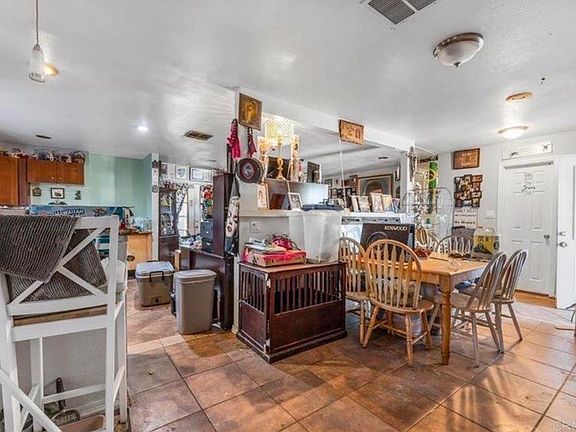 4th image of 2049 Madera St