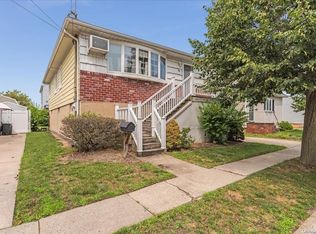 11 Dewey St E, East Rockaway, NY 11518