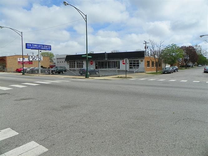 2nd image of 3301 N Harlem Ave