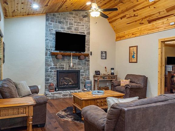 2nd image of 172 Cedar Creek Cir