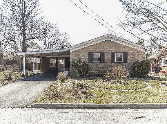 2nd image of 218 Magnolia Dr